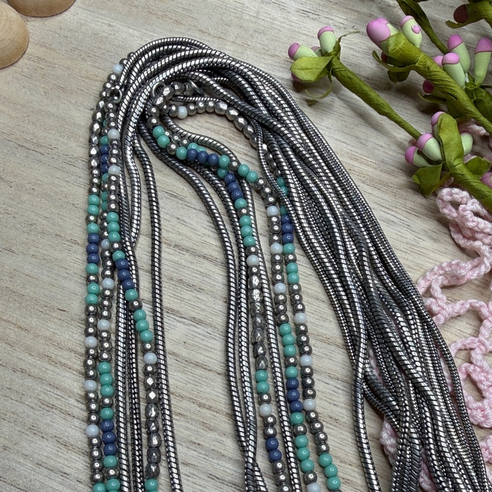 Premier Designs Silver and Blue Necklace with Pendant - Picture 4 of 6